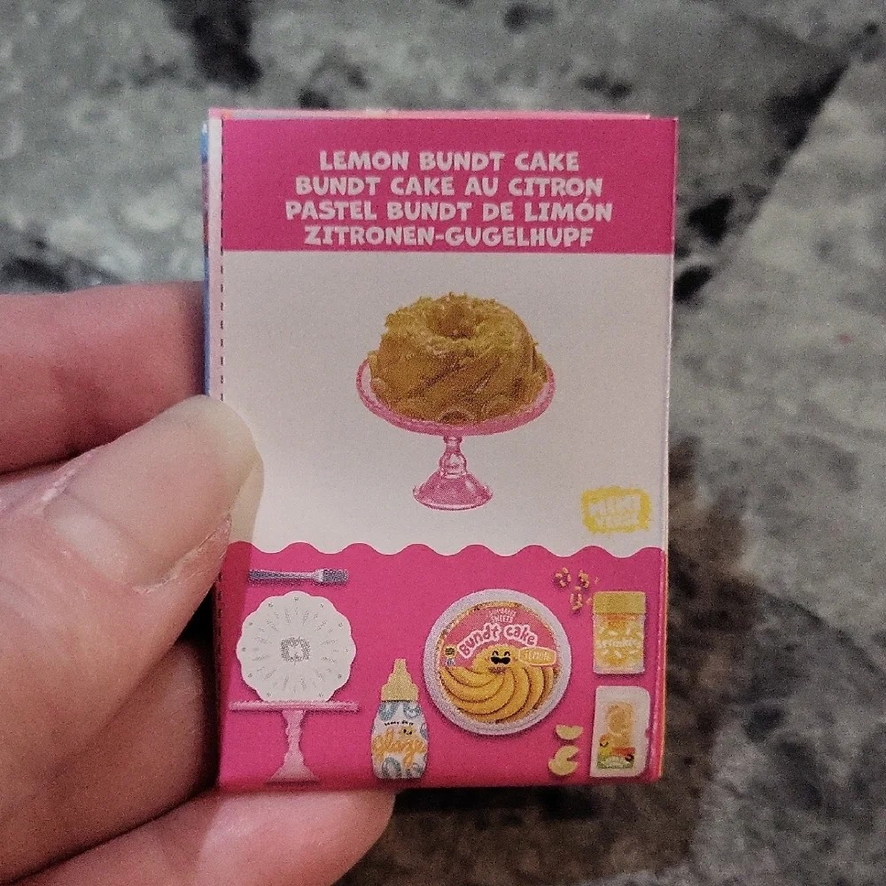 Miniverse Make It Mini Food Lemon Bundt Cake